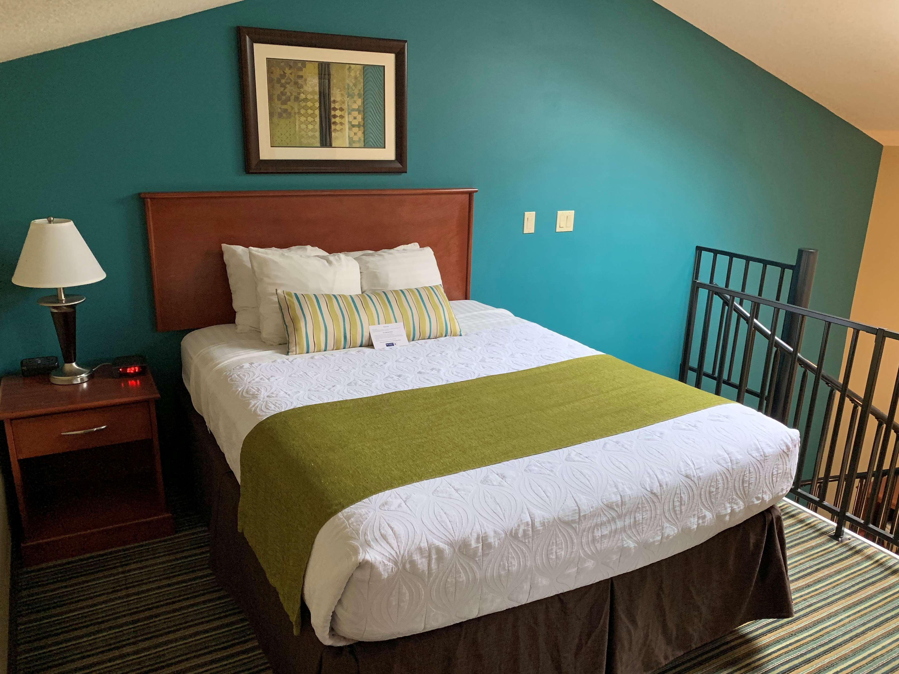 Best Western Plus טראוורס סיטי מראה חיצוני תמונה